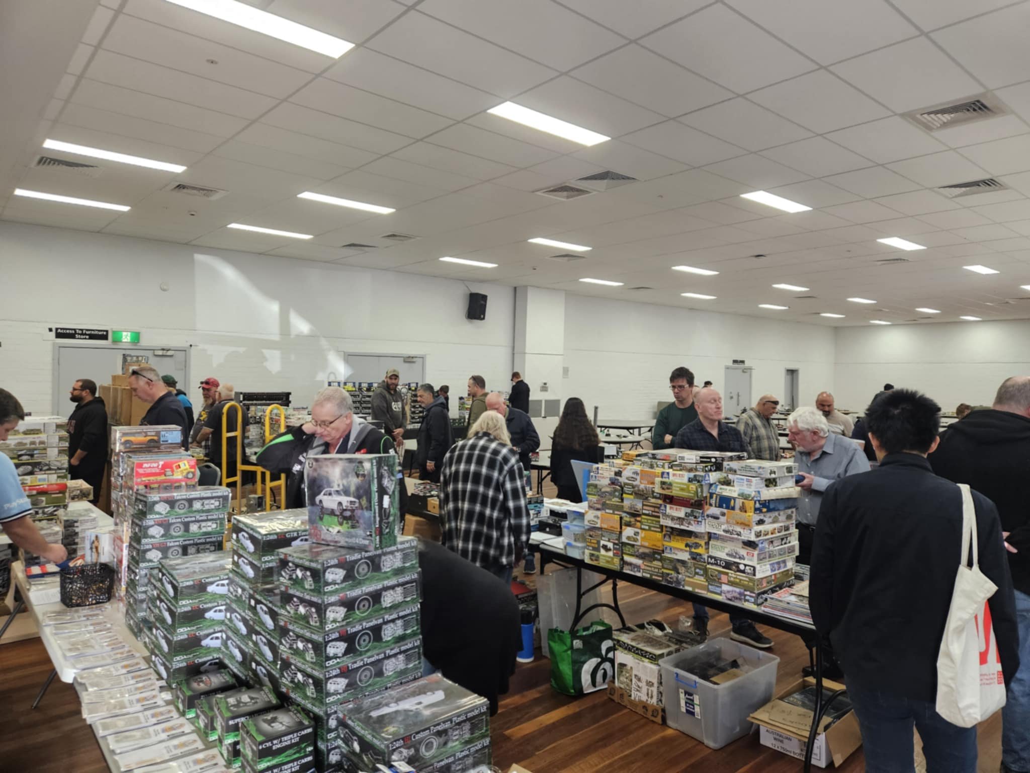 The show floor, busy with traders and modellers
